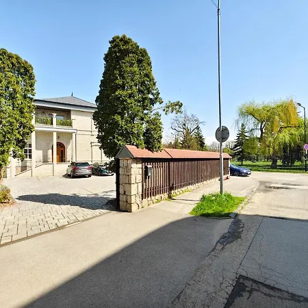 1-new 1min From Center Apartmán *